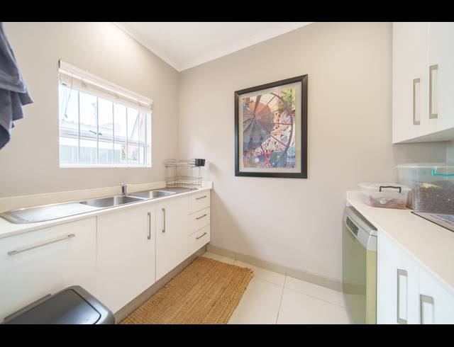 3 BEDROOM HOUSE FOR SALE IN BEACON BAY